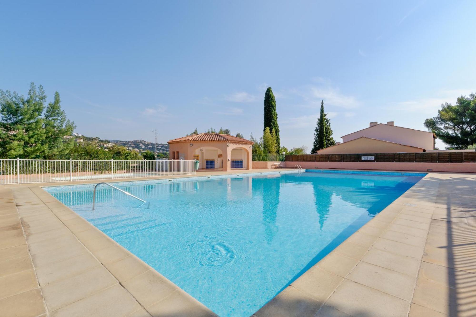 Residence Partenaire Le Domaine De Garlande Cavalaire-sur-Mer Esterno foto