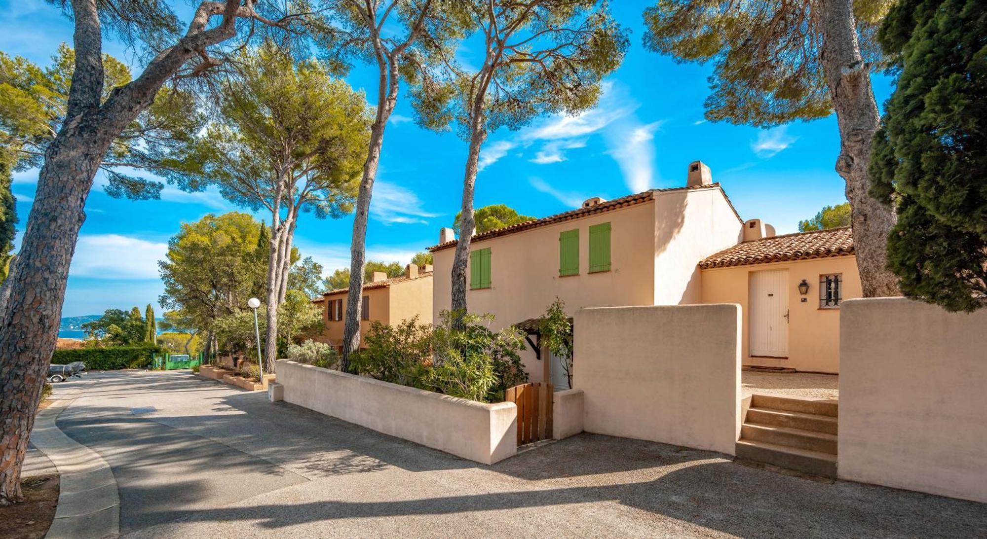 Residence Partenaire Le Domaine De Garlande Cavalaire-sur-Mer Esterno foto