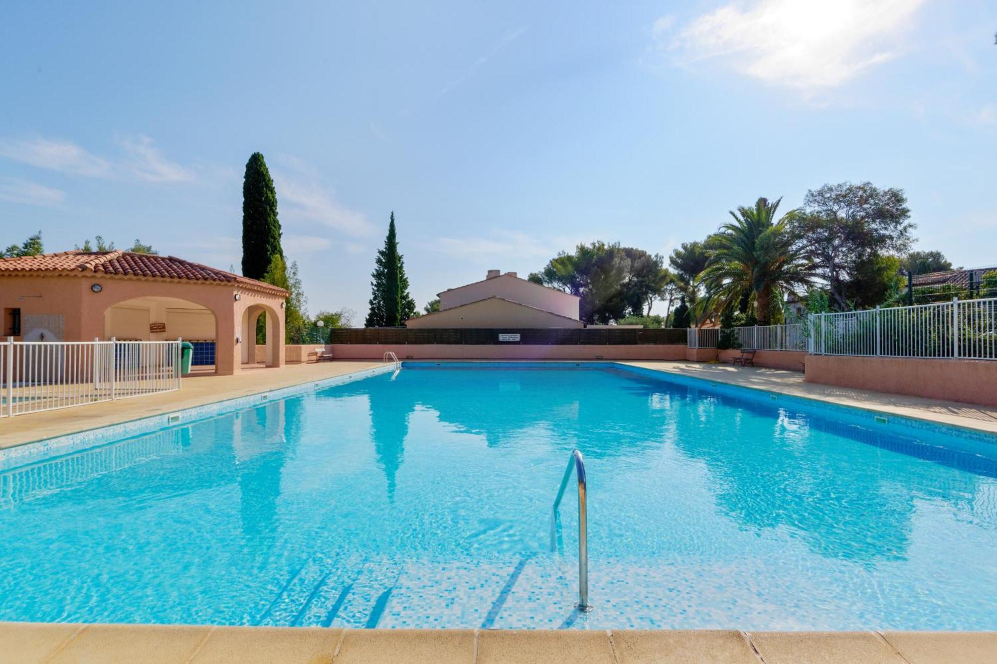 Residence Partenaire Le Domaine De Garlande Cavalaire-sur-Mer Esterno foto