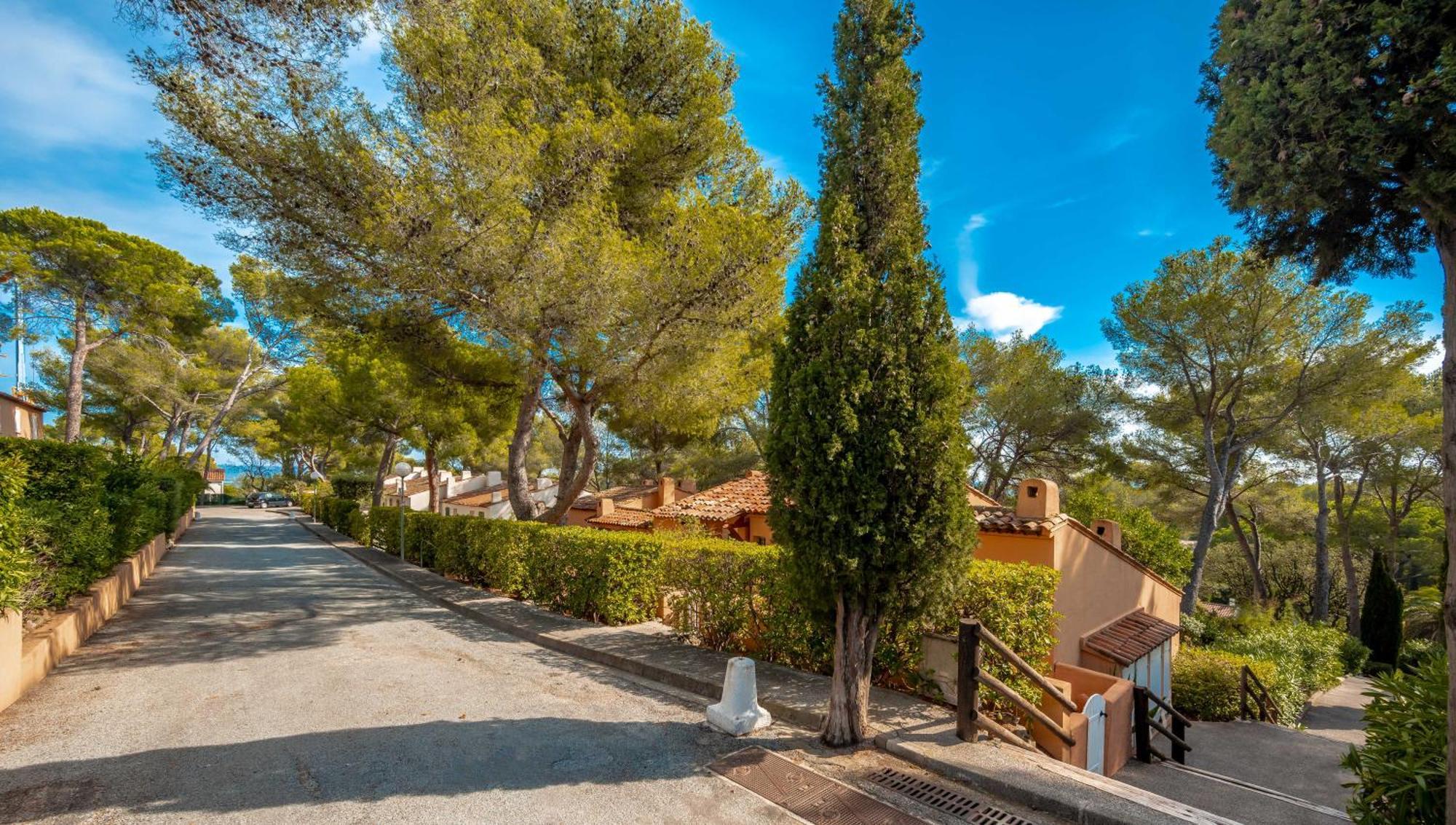 Residence Partenaire Le Domaine De Garlande Cavalaire-sur-Mer Esterno foto