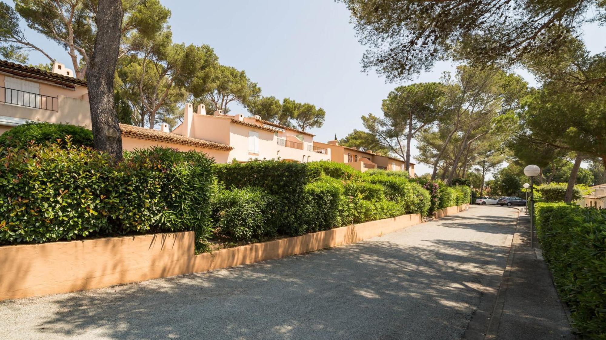 Residence Partenaire Le Domaine De Garlande Cavalaire-sur-Mer Esterno foto