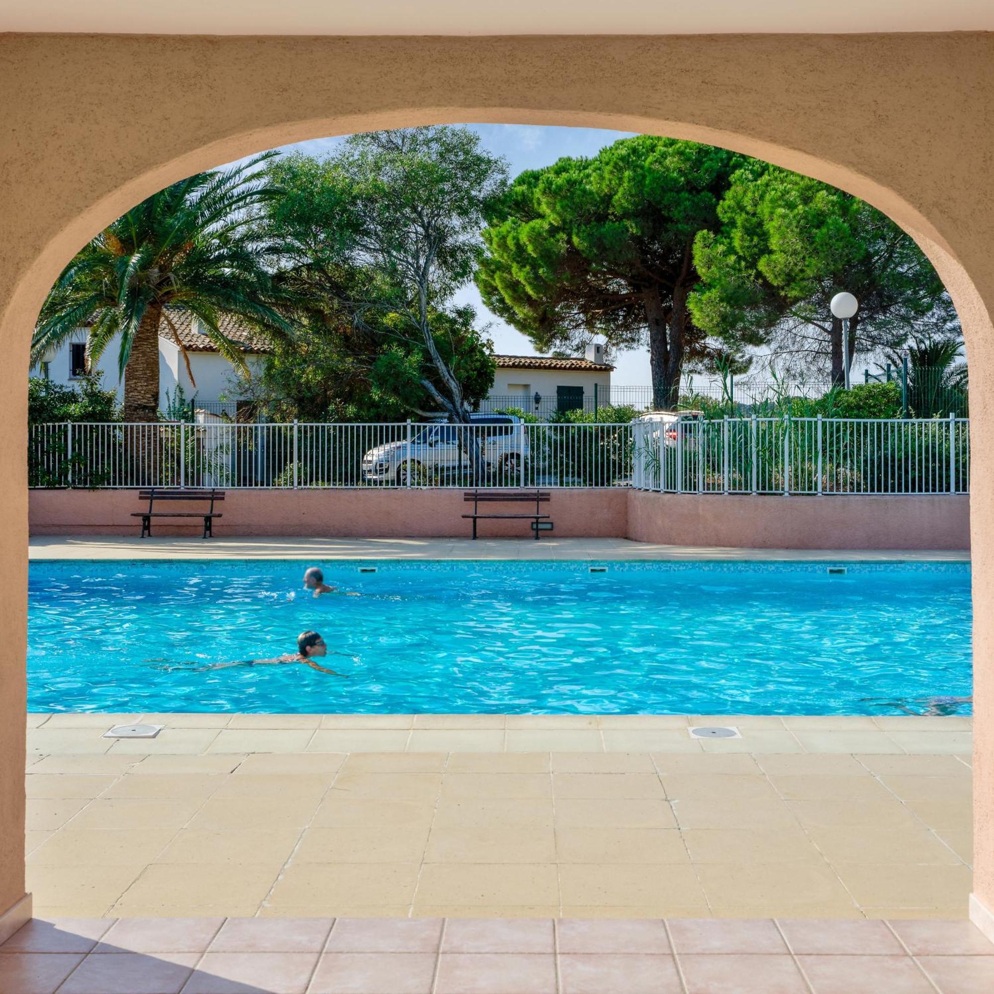 Residence Partenaire Le Domaine De Garlande Cavalaire-sur-Mer Esterno foto